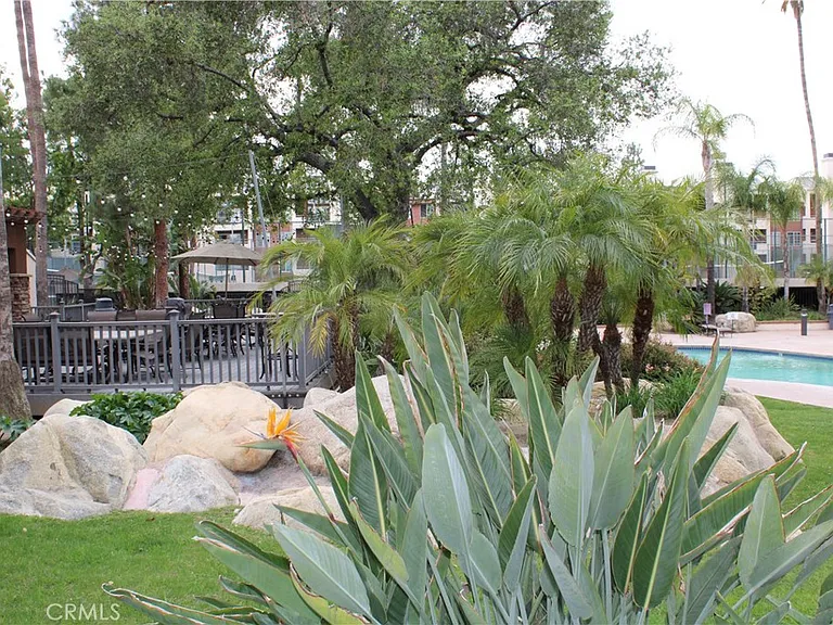 21520 Burbank #211 — Photo 7