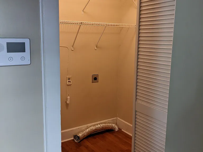 209 E Faris Rd — Photo 27