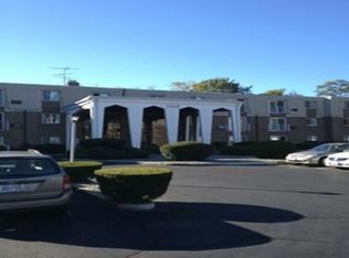1401 Warwick Ave APT 215, Warwick, RI 02888