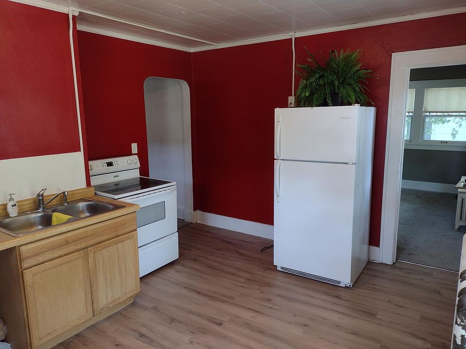 Kitchen facing NE