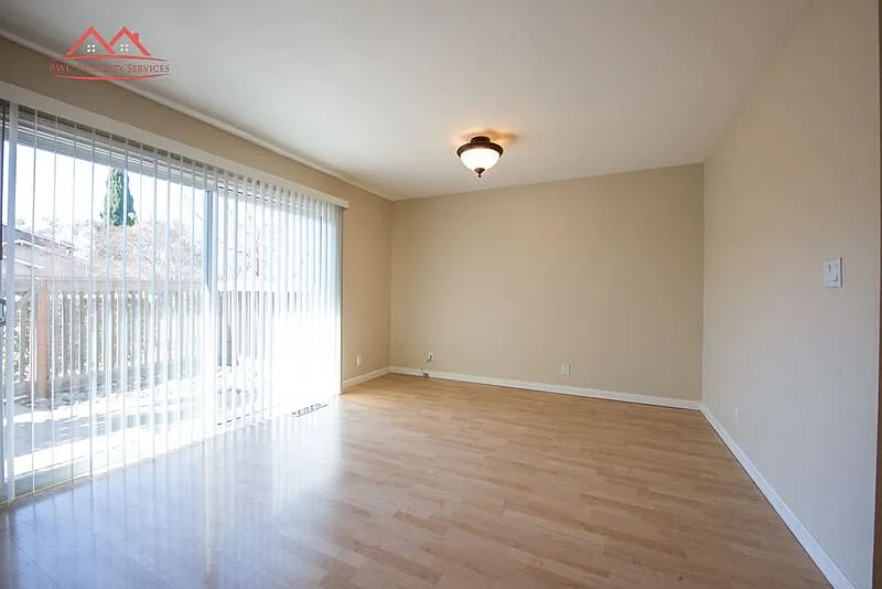 2 bed, 1.0 bath, 1212 sqft, $3,410 — Photo 4