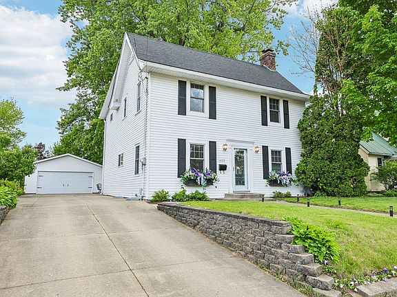 4th image of 1422 Sharon St