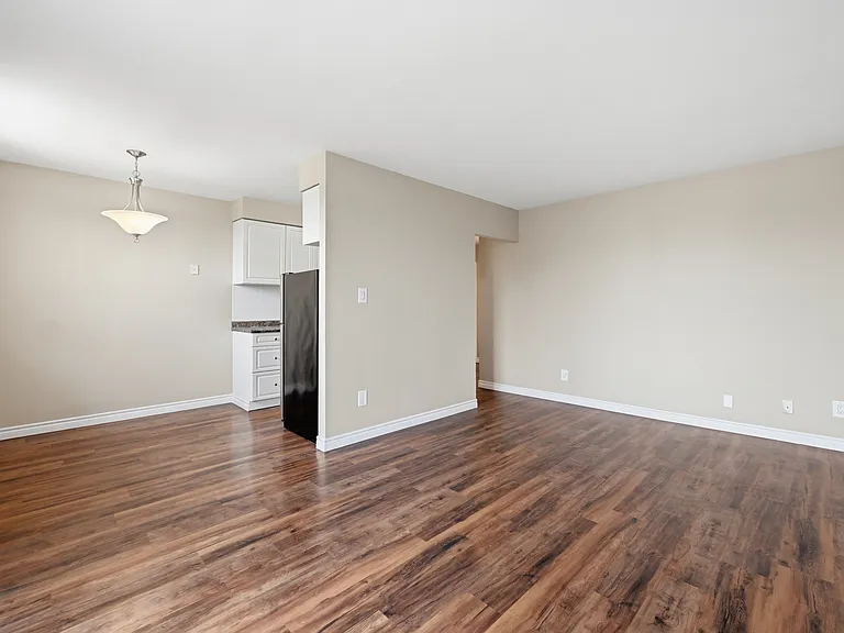 76 Aikman Ave — Photo 15