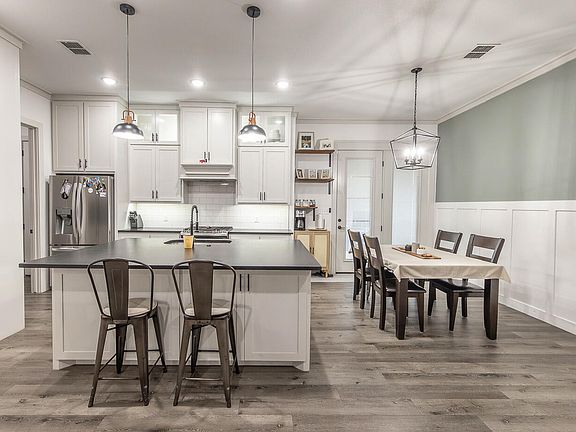 3rd image of 7809 52nd St