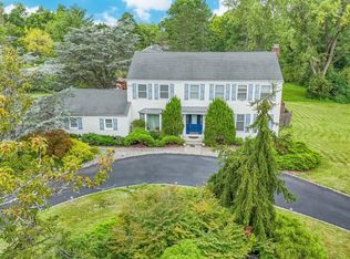 14 Iroquois Dr, Livingston, NJ 07039