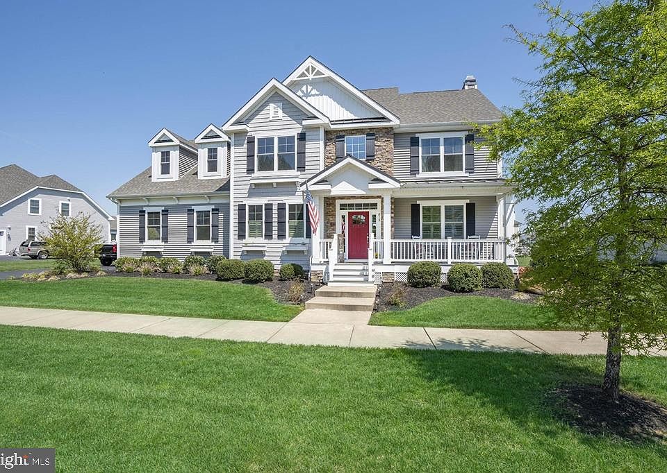 1st image of 815 Sweet Birch Dr