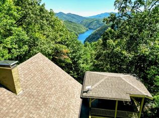 561 Deals Gap Rd, Robbinsville, NC 28771