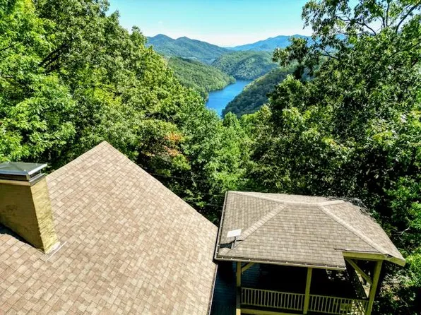 561 Deals Gap Rd, Robbinsville, NC 28771