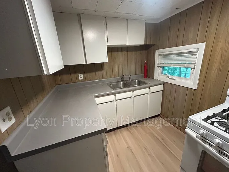 12 Oil Mill Ln #2-2A — Photo 3