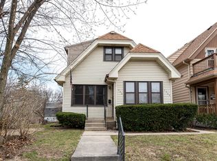 206 N 68th St #A, Milwaukee, WI 53213