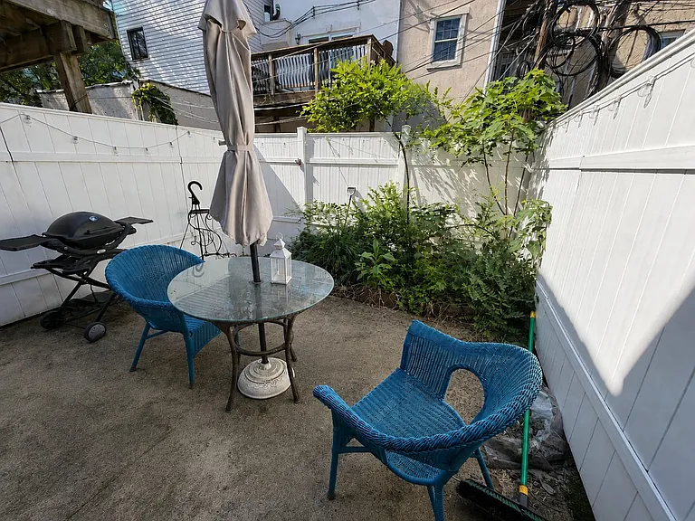 2151 Montrose St — Photo 6