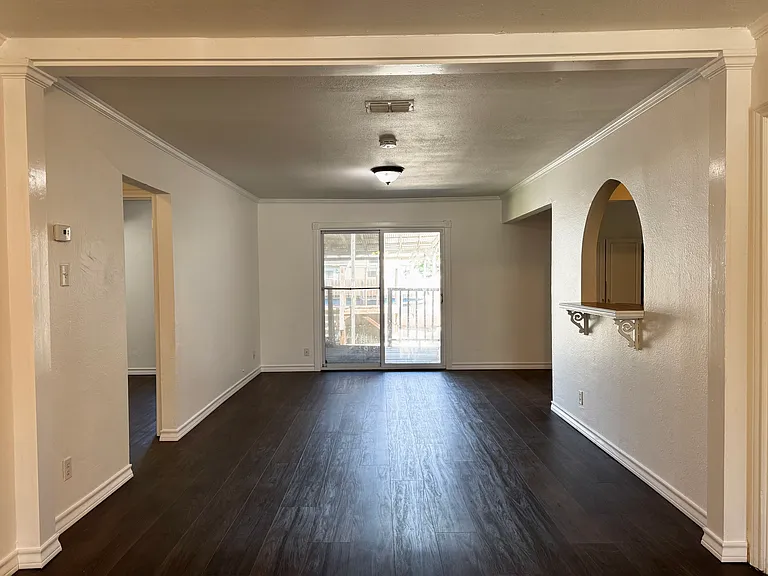 746 Lansdown Dr — Photo 10