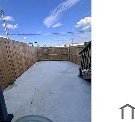 1243 N Broadway — Photo 16