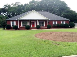 220 Stonegate Dr, Dothan, AL 36305