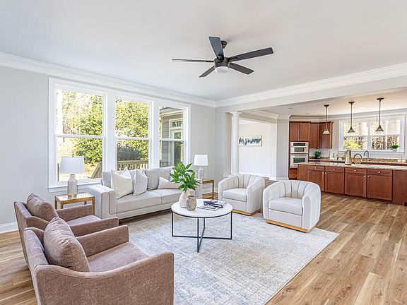 3rd image of 13022 Edsel Dr