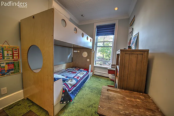 Sold by Padfinders Realty | media 18