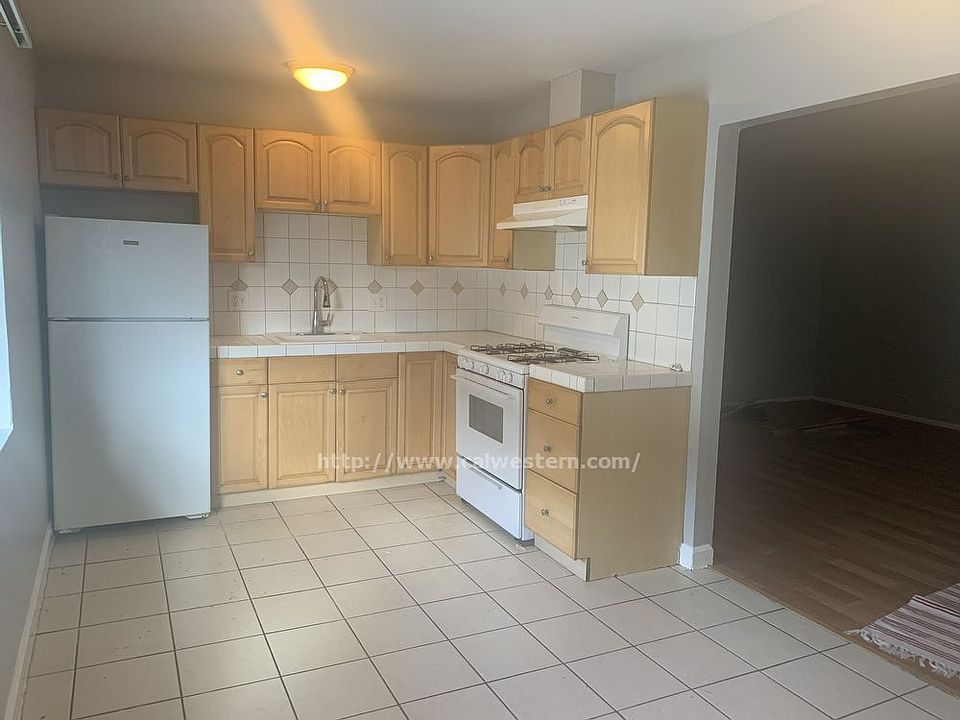 1st image of 531 E Taylor Ave