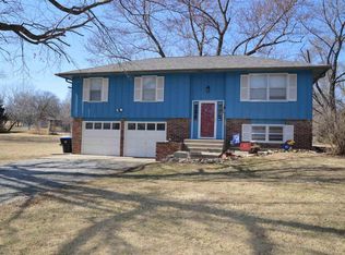 811 SE Consuelo Rd, Tecumseh, KS 66542