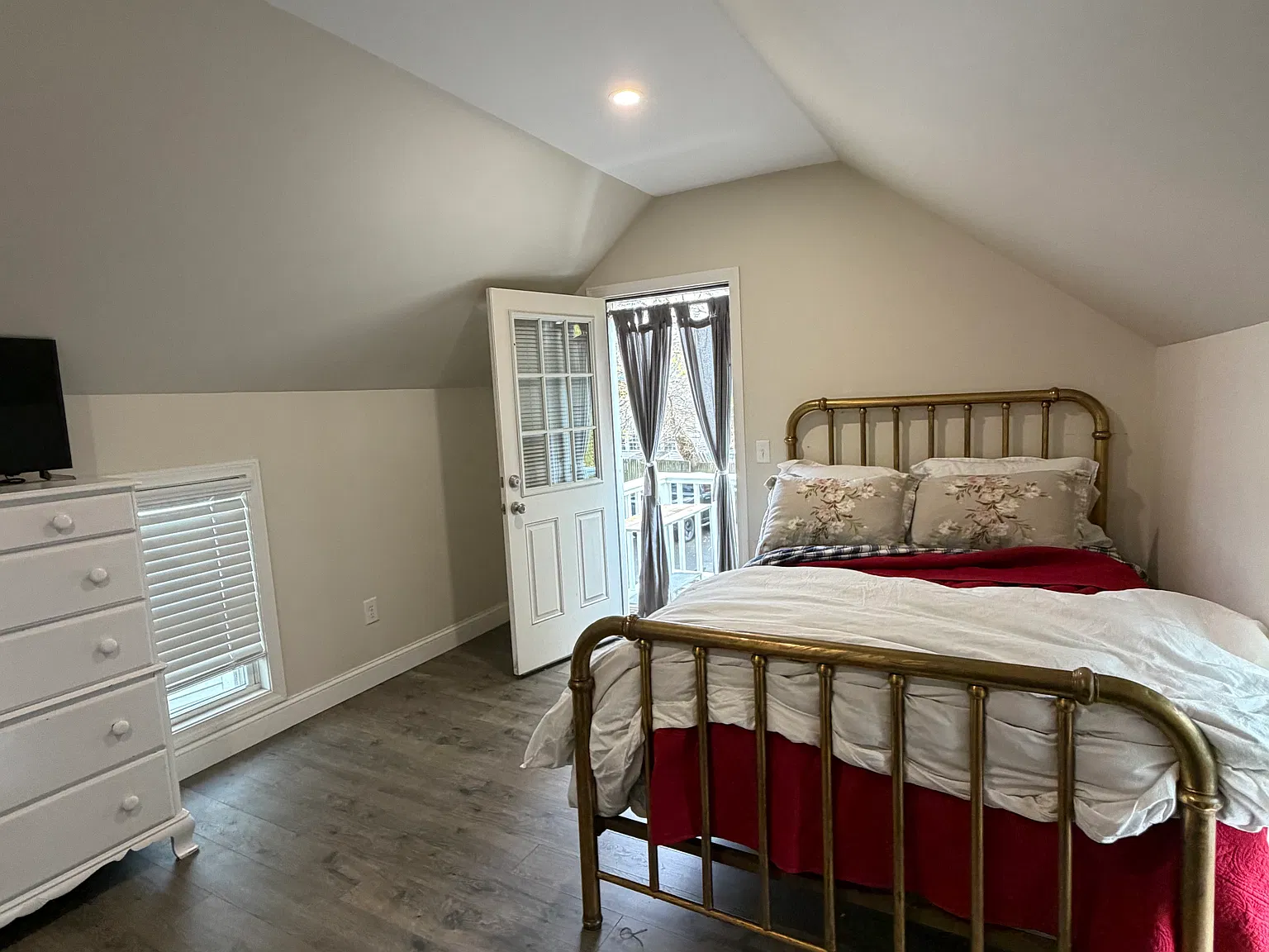 1 bed, 900 sqft, $1,650 — Photo 4