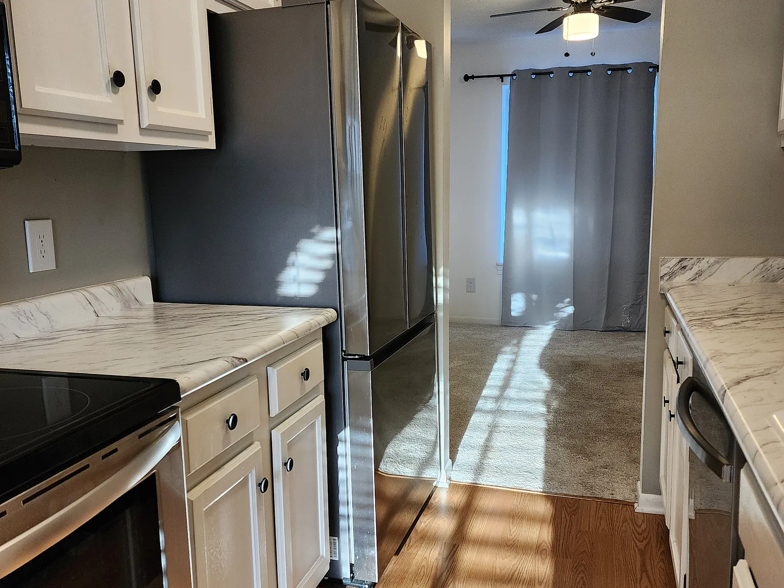3 bed, 1.5 bath, 1193 sqft, $1,900 — Photo 2