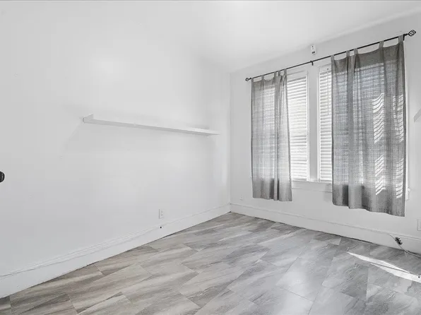 301 Ege Avenue image 12 of 16