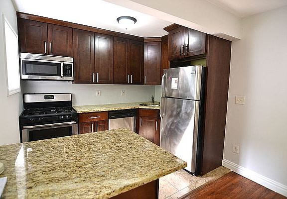 3rd image of 135 Malcolm X Blvd #L
