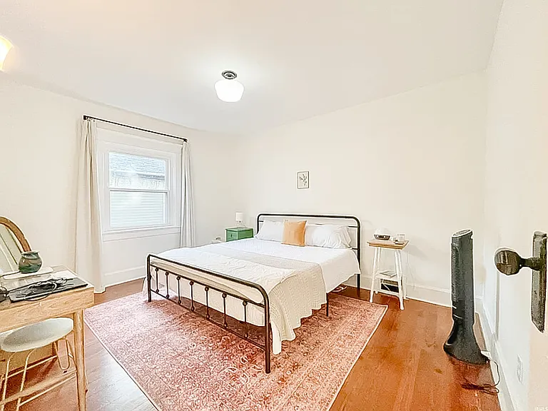 5 E Powell Ave #A — Photo 3