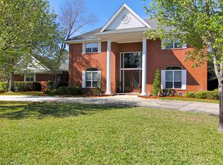 199 River Oaks Dr, Fernandina Beach, FL 32034