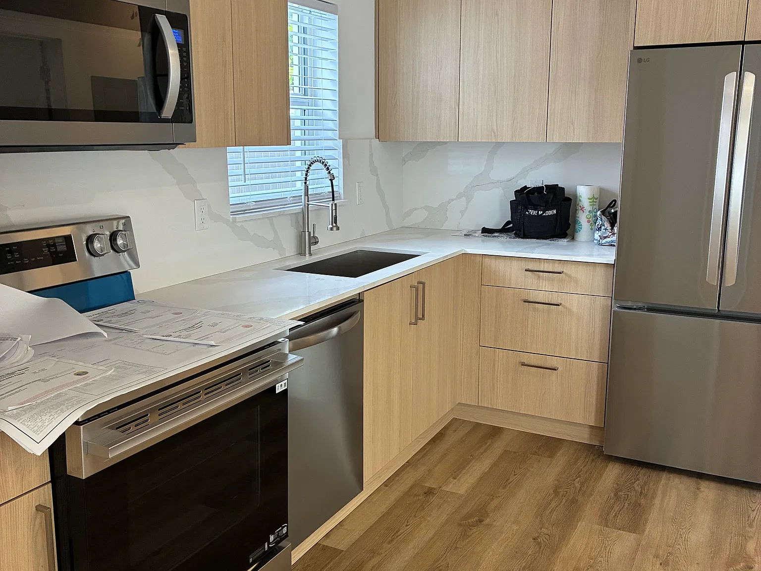 3 bed, 1169 sqft, $3,550 — Photo 3