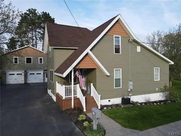 32 Bellevue St, Gouverneur, NY 13642