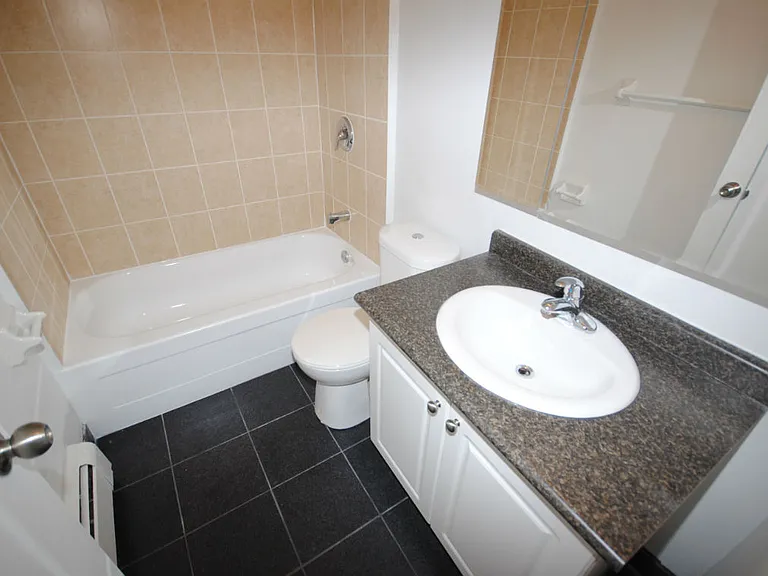 335 Maclaren St — Photo 12