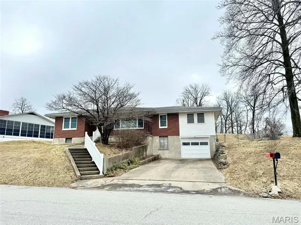 14 Ridgewood Dr, Hannibal, MO 63401