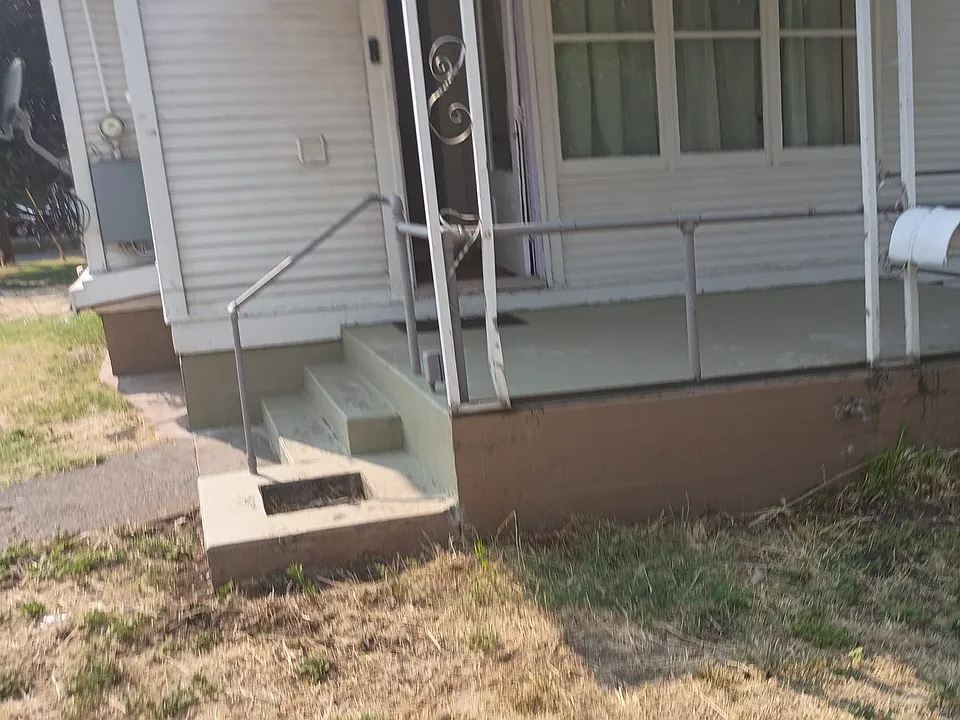 816 N Main St