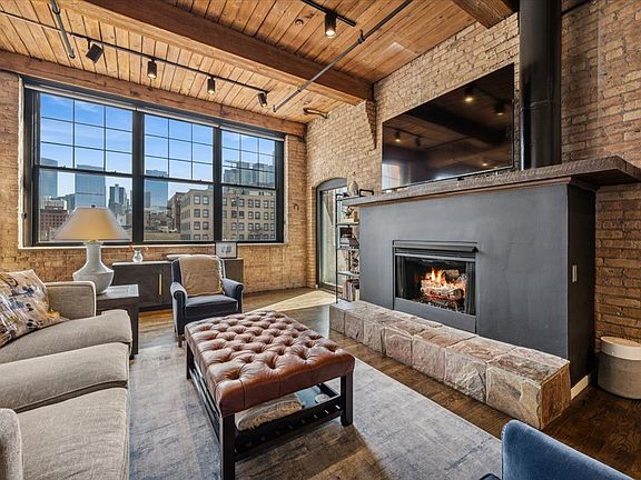 3rd image of 1000 W Washington Blvd Unit 336