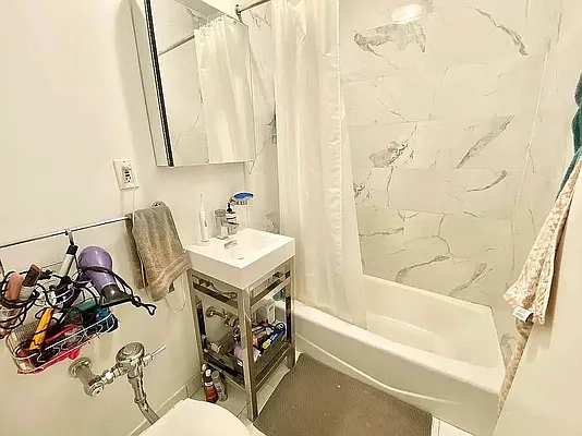 Rented by J PRESTON AND ASSOCIATES INC | media 9