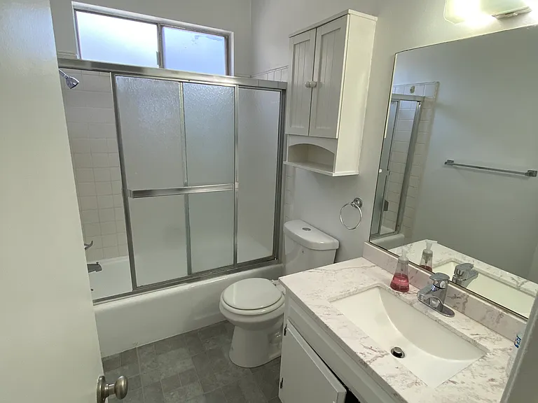 2635 28th St #10 — Photo 5