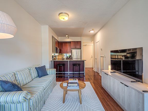 4th image of 438 King St W #202