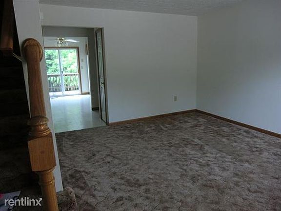 132 Living Room 08-11