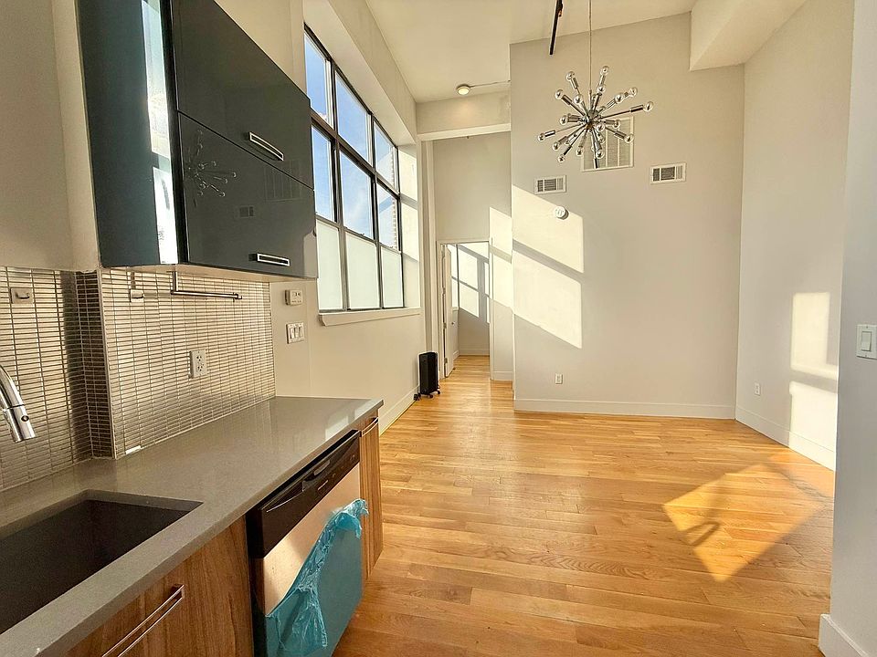 1st image of 374 Kosciuszko St #216