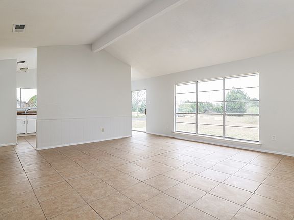 2nd image of 8304 Valleyfield Dr