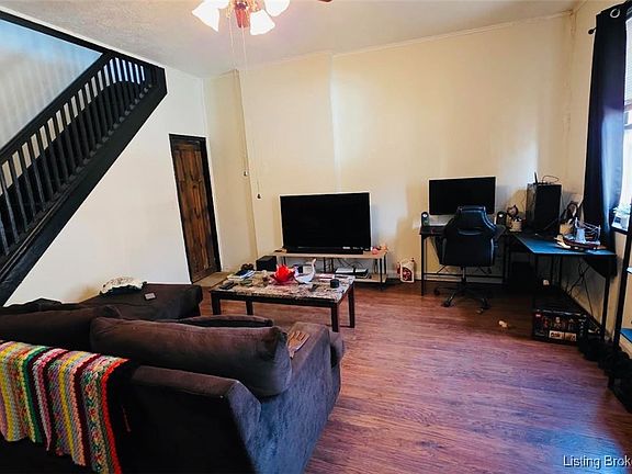 3rd image of 715 walnut Street