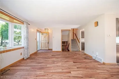 3 bed, 2.5 bath, 1932 sqft, $1,850 — Photo 3