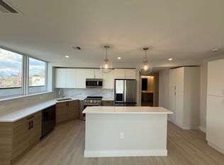 22 Brook St #201R, Jersey City, NJ 07302