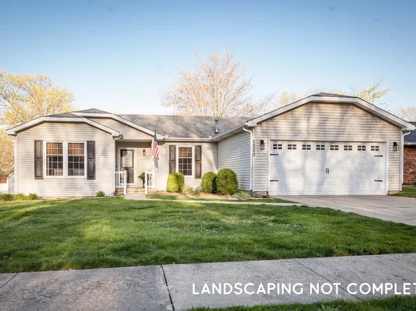 2220 S Franzy Dr, Decatur, IL 62521