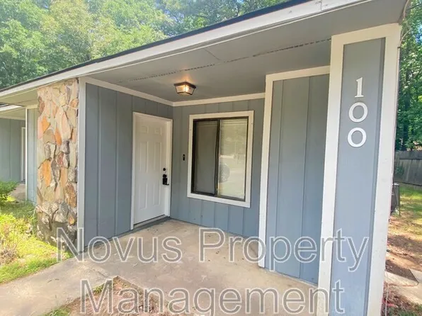 100 Spring Ct, Fairburn, GA 30213