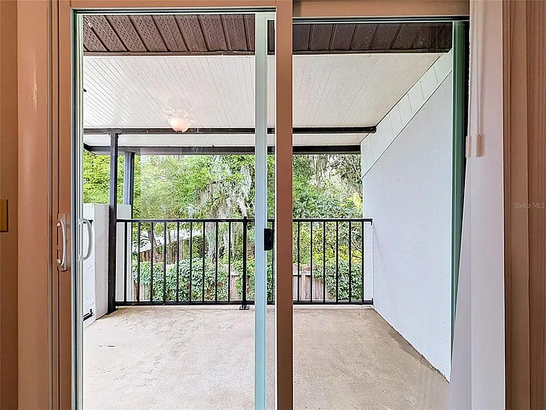 2113 NE 38th Ave — Photo 37