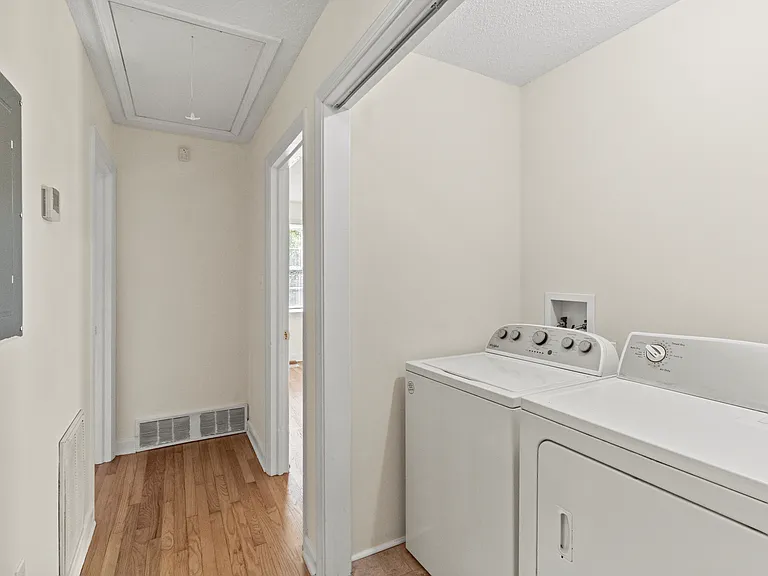 3234 Hunter Dr — Photo 12