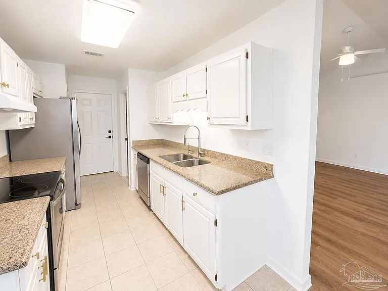315 Mirabelle Dr — Photo 4