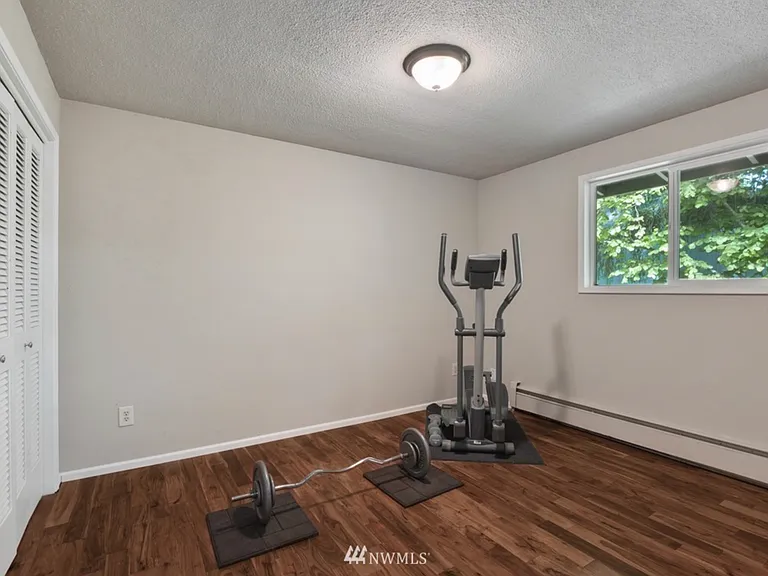 6921 5th Ct SE — Photo 6
