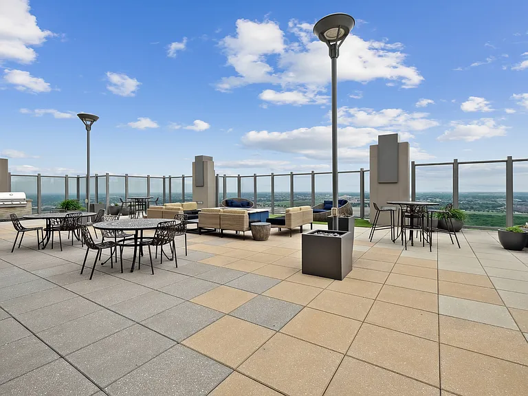 SkyHouse Frisco Station — Photo 20